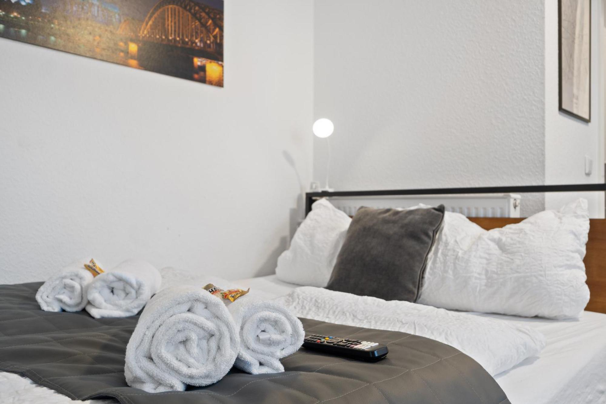 Modernes Apartement Am Rhein In Ruhiger Lage 科隆 外观 照片